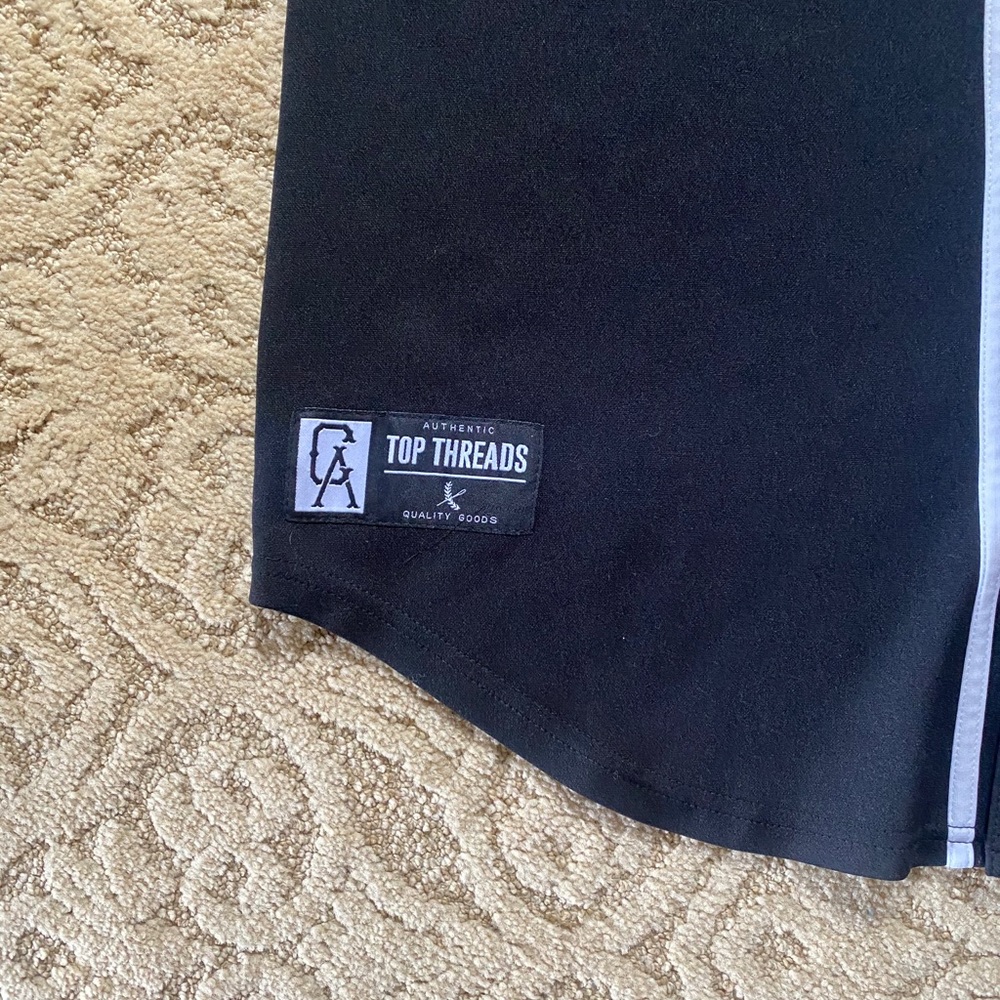 Top Threads black button up XL - Picture 3 of 7